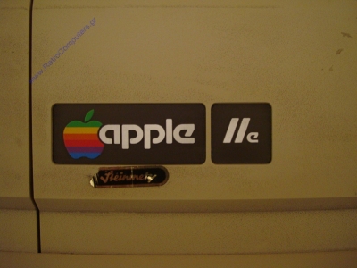 Apple 2 (Model IIe)_3