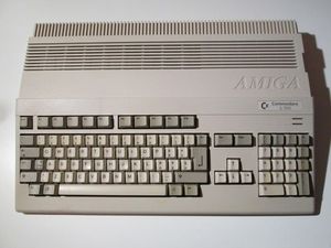 Commodore_Amiga_500_5.jpg
